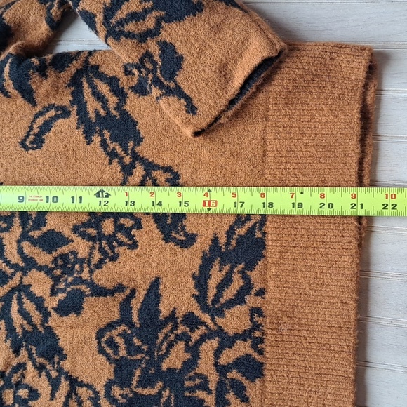 Cliche Cozy Mock Neck Cropped Boxy Floral Rustic Comfy Stylish Pullover Sweater - Picture 11 of 11